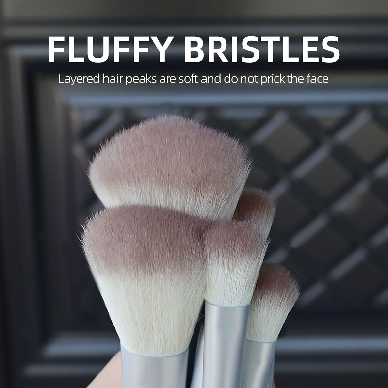 Mini makeup brush kit